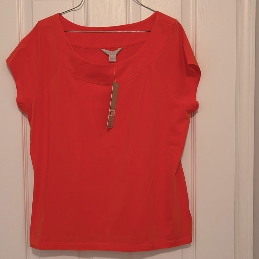 NWT Laura Ashley basic cap sleeve top - large